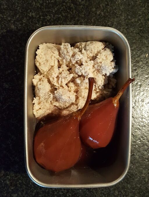 Stoofperen met pap en amandelen